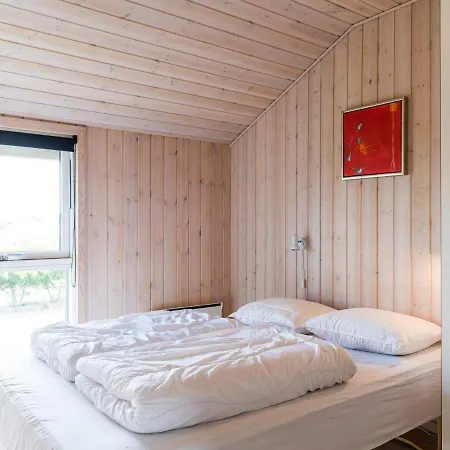Holiday Xvi Tatil Evi *