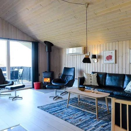 Holiday Xvi Tatil Evi *